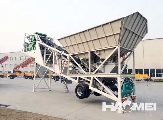 Small mobile batching plant for engineering use