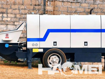Small concrete trailer pump for road construction